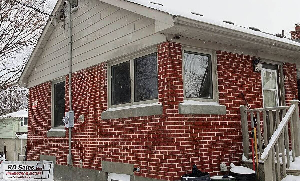 Energy efficient windows installation in brick house Kitchener-Waterloo