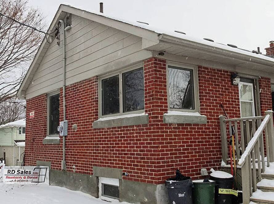 Energy efficient windows installation in brick house Kitchener-Waterloo